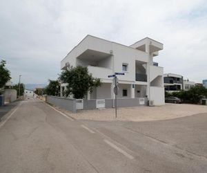 Apartments with a parking space Vir - 12692 Vir Croatia