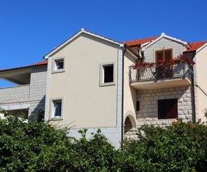 Apartments with a parking space Supetar (Brac) - 13165 Supetar Croatia