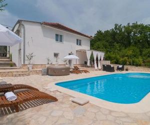 Three-Bedroom Holiday Home in Hrvace Hrvace Croatia