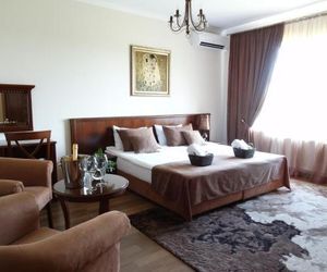 Henry Ford Mini Hotel Odessa Ukraine
