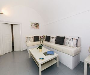 Santoimage house Oia Greece