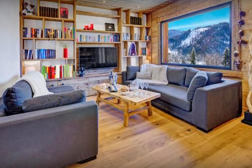 Chalet Charmar – OVO Network