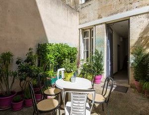 Studio With a Courtyard in the City Center Bordeaux France