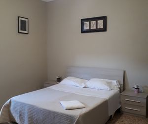 48 airport budget rooms Pisa Italy