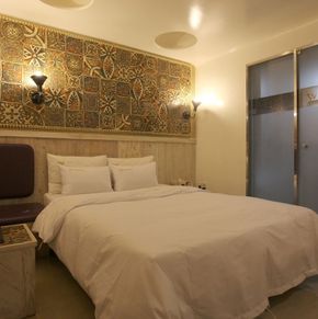 NearBy Hotel