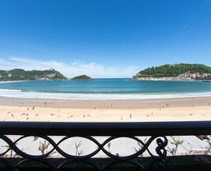 Playa Concha - Iberorent Apartments San Sebastian Spain