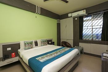 OYO 7145 Hotel Star Lotus