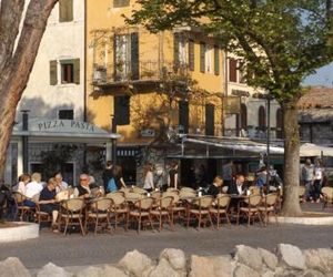 Casa Glicine Garda Italy