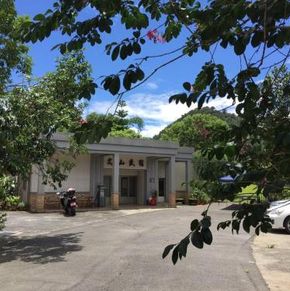 NearBy Hotel