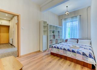 Евротрешка в центре города, Радищева 42