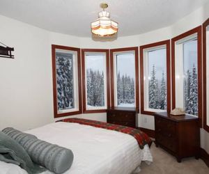 Vacation Homes by The Bulldog - Knight Star Lodge Properties Silver Star Mountain Canada