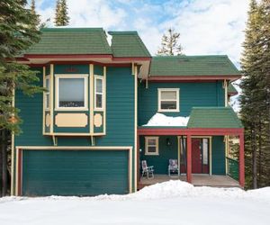 Vacation Homes by The Bulldog- Berkers Suite A Silver Star Mountain Canada