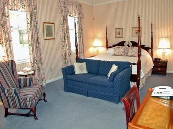 Summerfield Inn