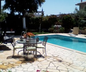Jacuzzi Pool House Chalkis Greece