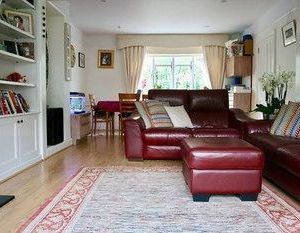 Cottage with a garden in Golders Green Barnet United Kingdom