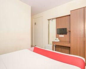 NearBy Hotel