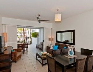 5213 Beach Club Direct Pool Access Palm Cove Australia