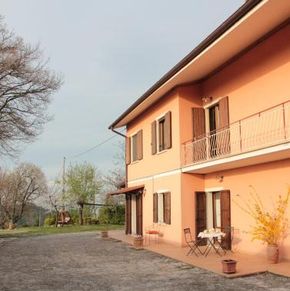 NearBy Hotel