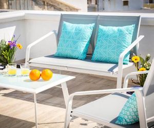 Il Balconcino nel Vicolo Short Lets Polignano a Mare Italy