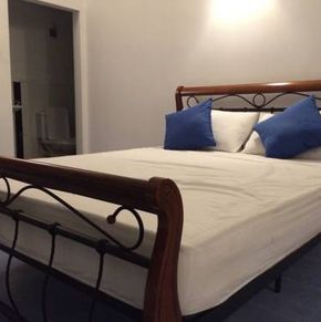 NearBy Hotel