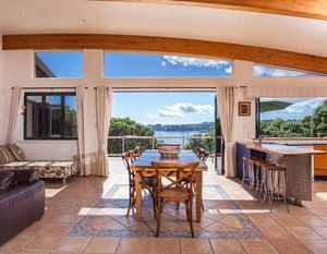 Absolute Beachfront Oneroa Bay Oneroa New Zealand