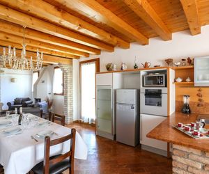 GuestFriendly 407 - Laguna Palace Apartment Mestre Italy