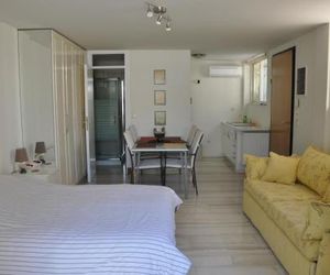 Cosy Studio with Garden / Individual apartment Kifisia Greece