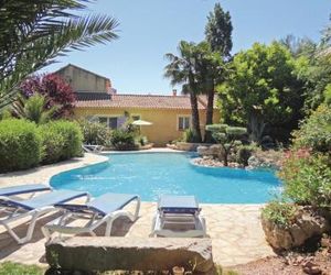 Three-Bedroom Holiday Home in Roujan Roujan France