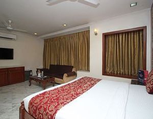 OYO 5915 Hotel Swagath Mahrauli India