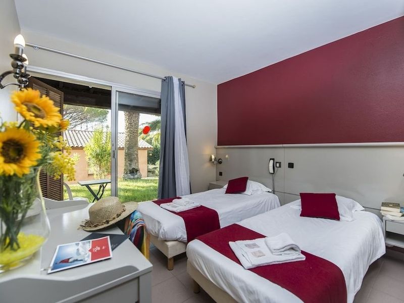 Hotel Photo 9