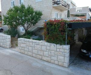 Apartments with a parking space Supetar (Brac) - 13180 Supetar Croatia