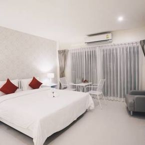 NearBy Hotel