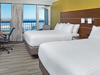 Фото отеля Holiday Inn Express Nags Head Oceanfront, an IHG Hotel