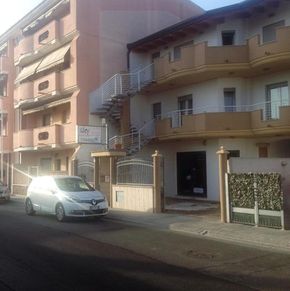 NearBy Hotel