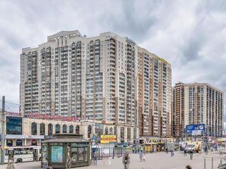 Солнечная квартира в новом доме у метро Пионерская
