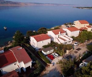 Apartment Matija Seline Croatia