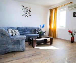Apartments Dana Omis Croatia