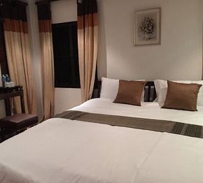 NearBy Hotel