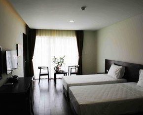 NearBy Hotel