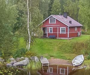 Holiday Home Tuomaantupa Kirkkola Finland