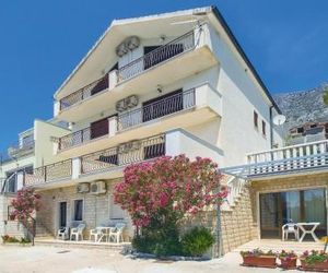 Two-Bedroom Apartment in Lokva Rogoznica Lokva Rogoznica Croatia