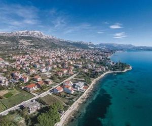 Two-Bedroom Apartment in Kastel Kambelovac Ka?tela Croatia