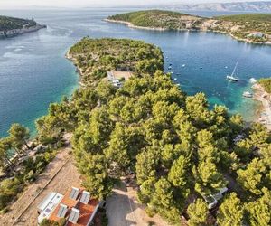 Kamp Vira Hvar Croatia