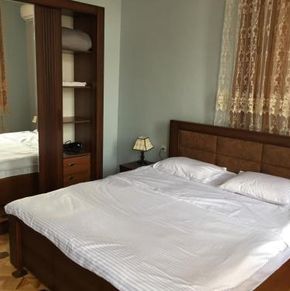 NearBy Hotel