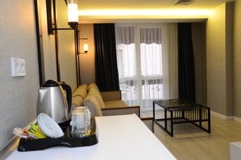 Gardenya Suite Hotel