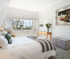 Edward Court 1 Bedroom Sea facing (13) Mouille Point South Africa