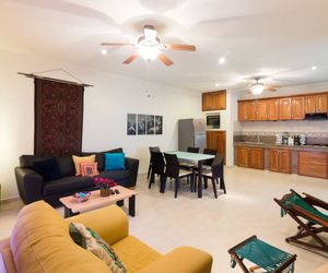 ARCOIRIS - CONDO FOR 4 CLOSE TO THE BEACH Playa Del Carmen Mexico