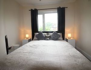 3 Bed House In Leeds Leeds United Kingdom