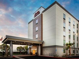Hotel pic Hampton Inn & Suites Irvine/Orange County Airport