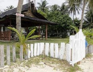 YAMA APARTMENTS - Private Beachfront Cabuntog Philippines